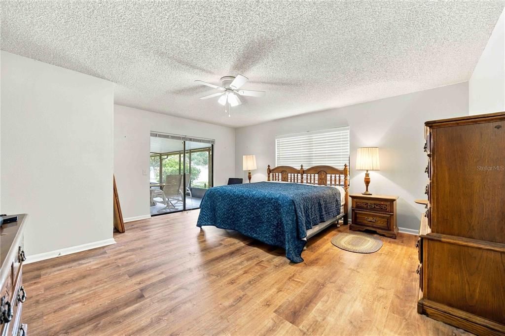 For Sale: $347,500 (3 beds, 2 baths, 1800 Square Feet)