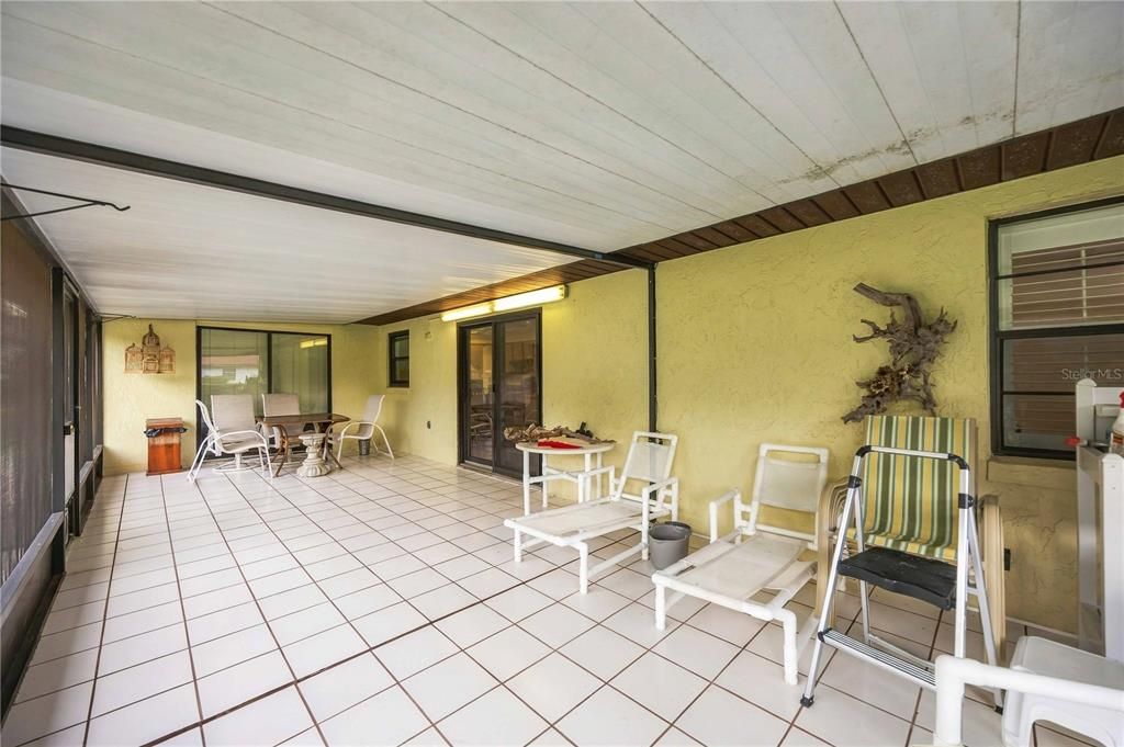 For Sale: $347,500 (3 beds, 2 baths, 1800 Square Feet)