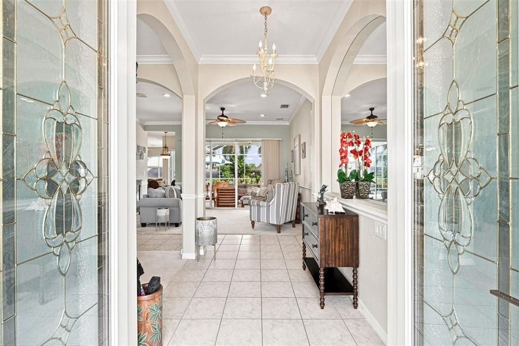 En Venta: $699,000 (3 camas, 2 baños, 2215 Pies cuadrados)