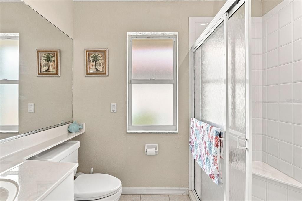 En Venta: $699,000 (3 camas, 2 baños, 2215 Pies cuadrados)