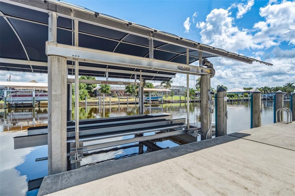 En Venta: $699,000 (3 camas, 2 baños, 2215 Pies cuadrados)