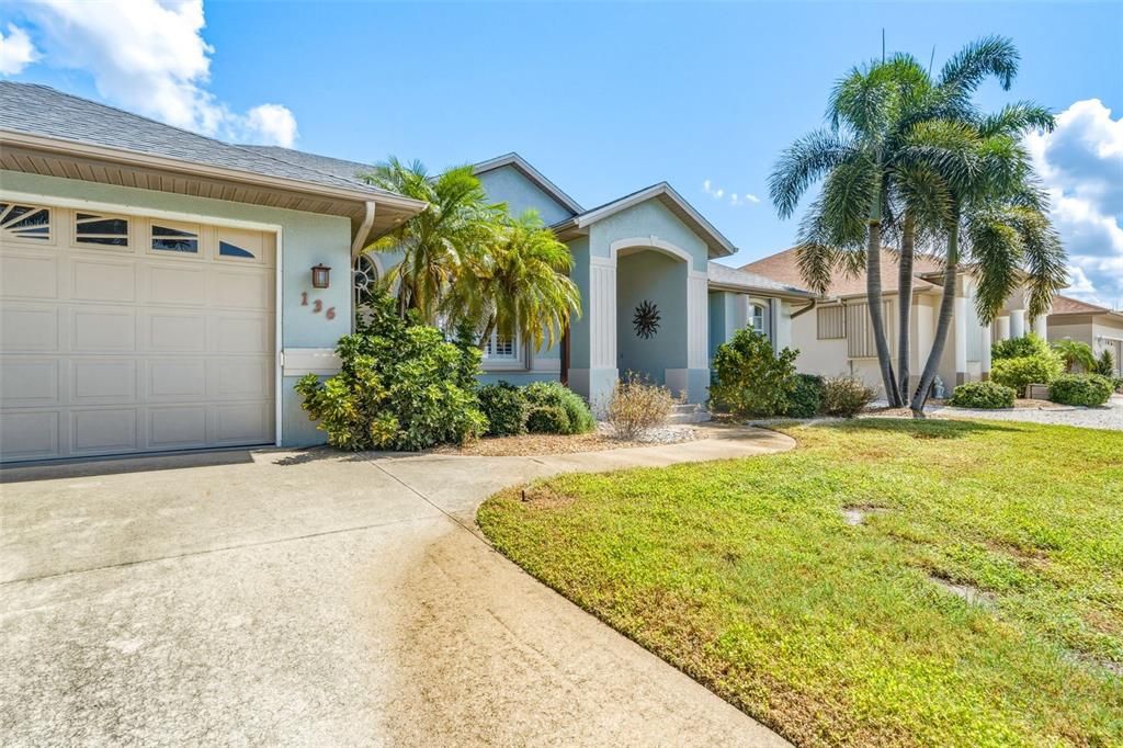 En Venta: $699,000 (3 camas, 2 baños, 2215 Pies cuadrados)