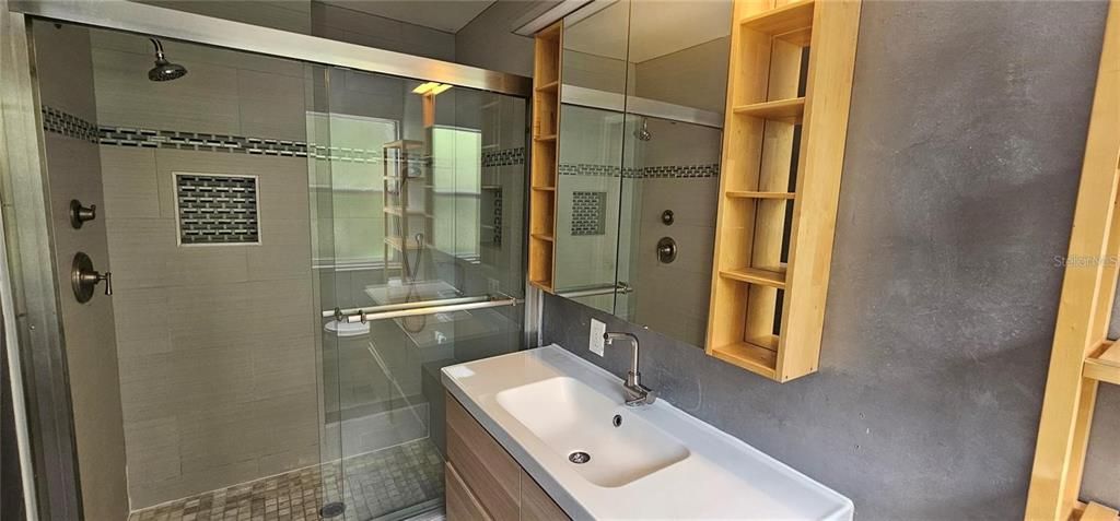 For Rent: $2,150 (3 beds, 2 baths, 1336 Square Feet)