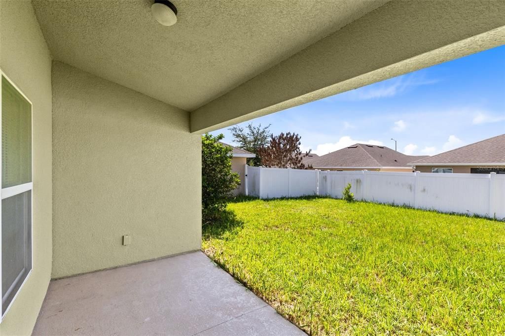 For Sale: $300,000 (3 beds, 2 baths, 1521 Square Feet)