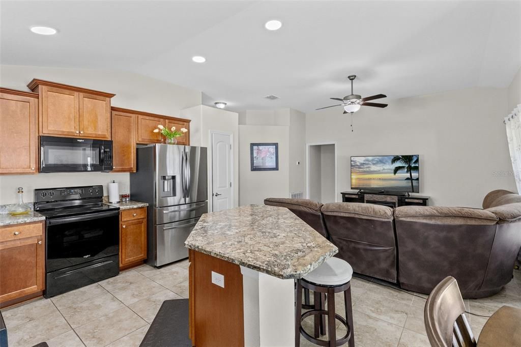 For Sale: $300,000 (3 beds, 2 baths, 1521 Square Feet)