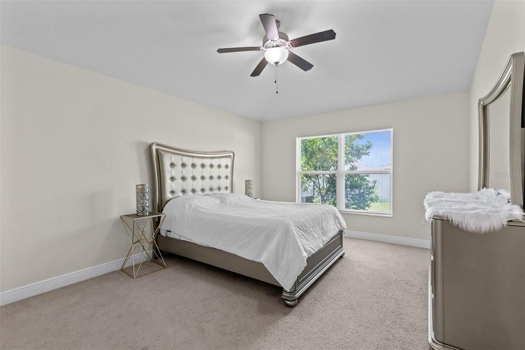 For Sale: $300,000 (3 beds, 2 baths, 1521 Square Feet)