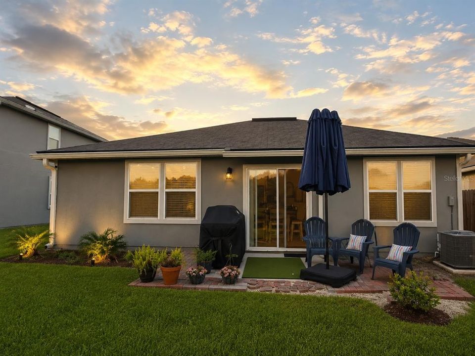 For Rent: $2,000 (4 beds, 2 baths, 1856 Square Feet)