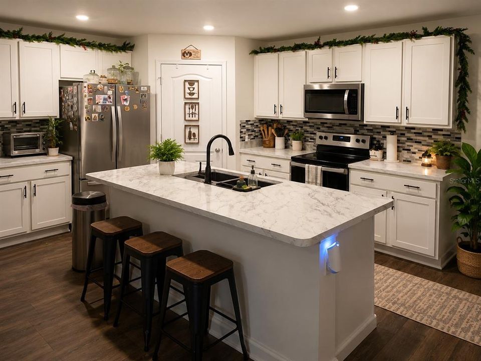 For Rent: $2,000 (4 beds, 2 baths, 1856 Square Feet)