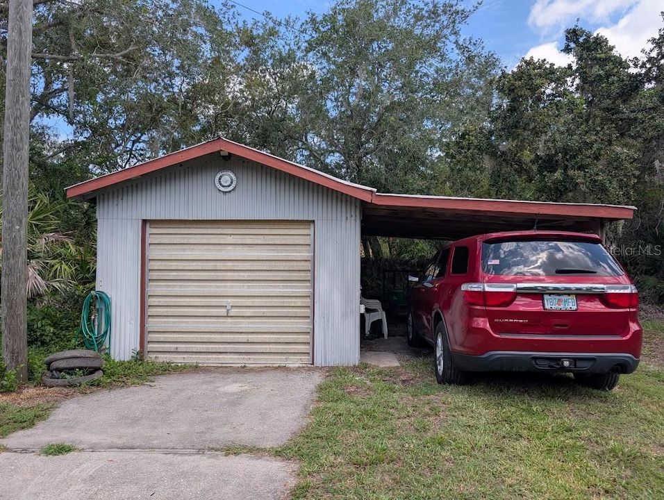For Sale: $399,000 (2 beds, 2 baths, 1711 Square Feet)
