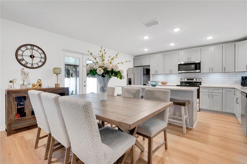 For Sale: $379,000 (3 beds, 2 baths, 1515 Square Feet)