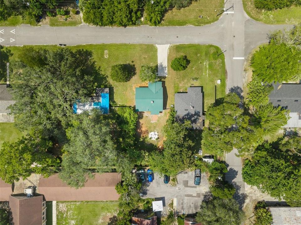 For Sale: $229,000 (2 beds, 1 baths, 871 Square Feet)