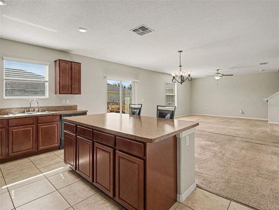 For Sale: $325,000 (4 beds, 2 baths, 2577 Square Feet)