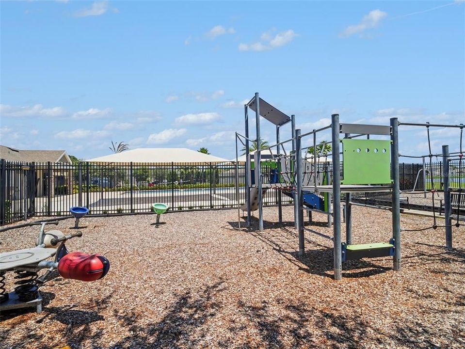 For Sale: $325,000 (4 beds, 2 baths, 2577 Square Feet)