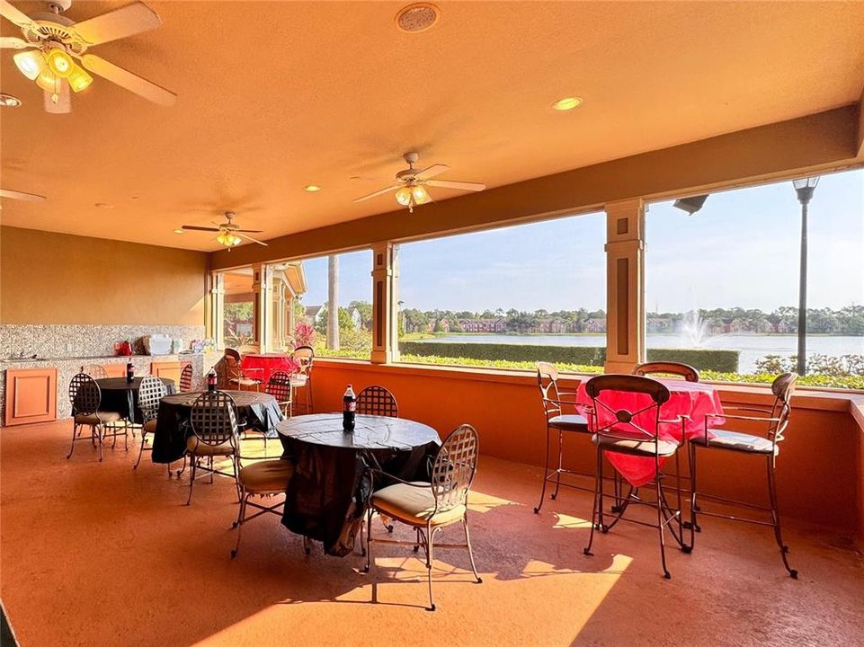 For Rent: $1,975 (1 beds, 1 baths, 904 Square Feet)