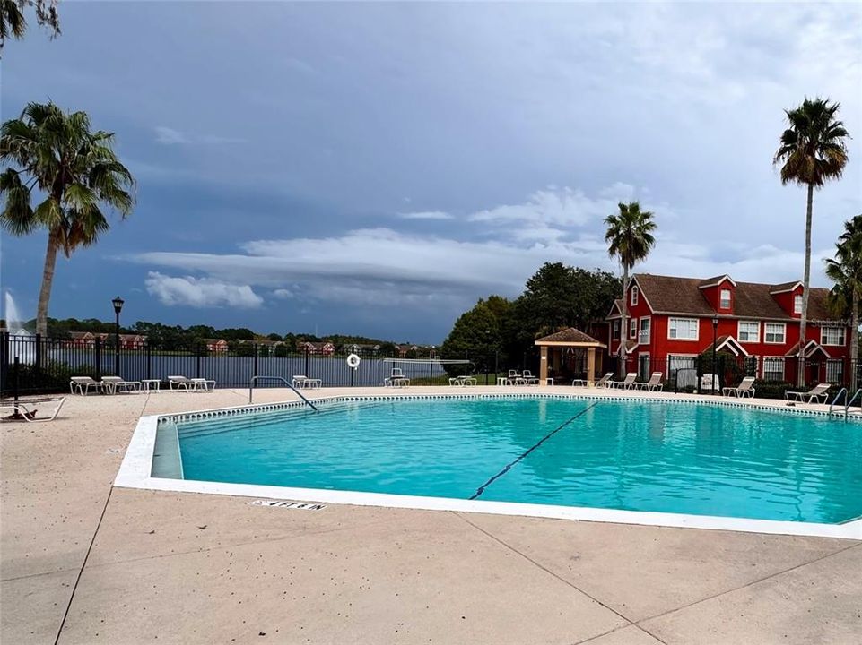 For Rent: $1,975 (1 beds, 1 baths, 904 Square Feet)