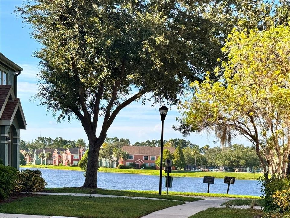 For Rent: $1,975 (1 beds, 1 baths, 904 Square Feet)