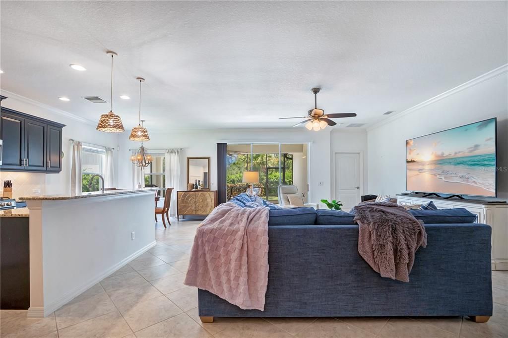 For Sale: $465,000 (3 beds, 2 baths, 1932 Square Feet)
