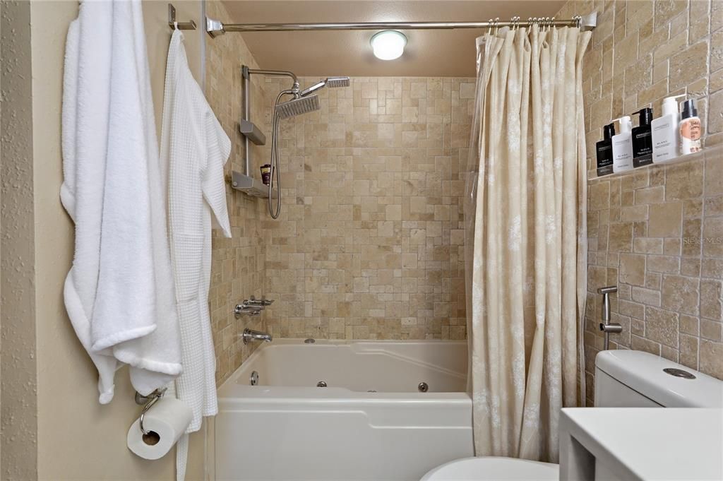 En Venta: $260,000 (2 camas, 2 baños, 1340 Pies cuadrados)