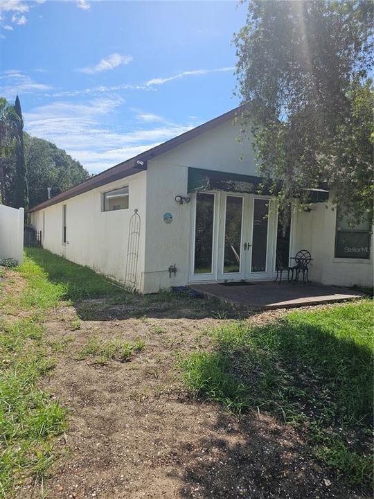For Sale: $400,000 (3 beds, 3 baths, 2801 Square Feet)
