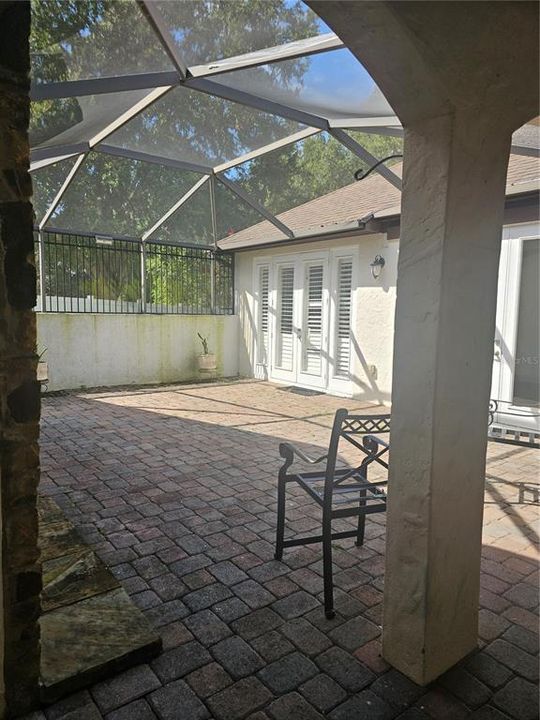 For Sale: $400,000 (3 beds, 3 baths, 2801 Square Feet)