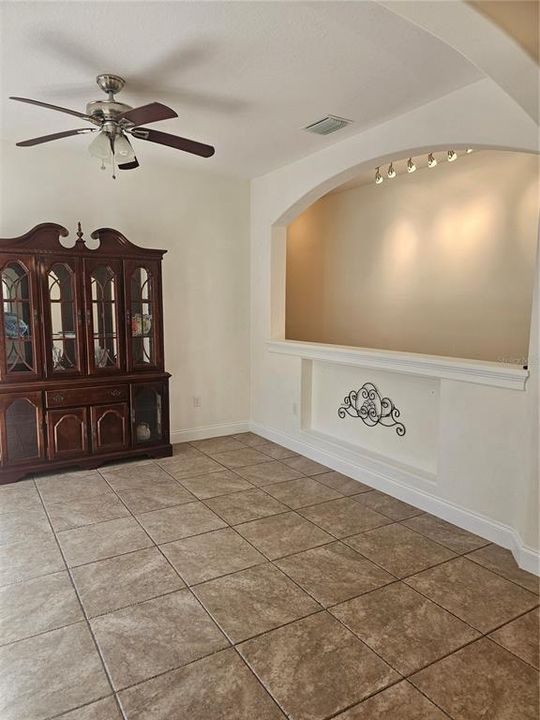 For Sale: $400,000 (3 beds, 3 baths, 2801 Square Feet)