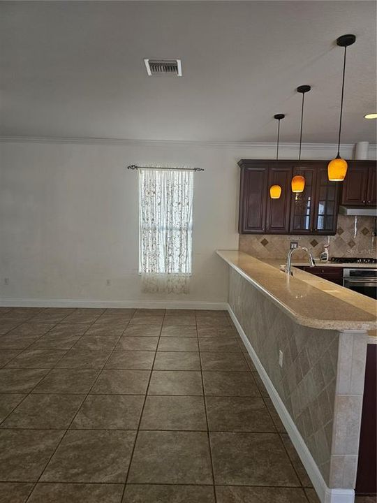 For Sale: $400,000 (3 beds, 3 baths, 2801 Square Feet)