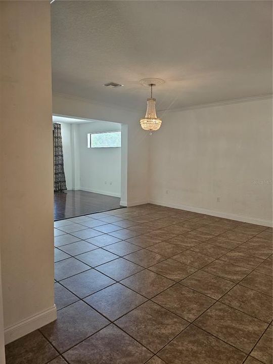 For Sale: $400,000 (3 beds, 3 baths, 2801 Square Feet)