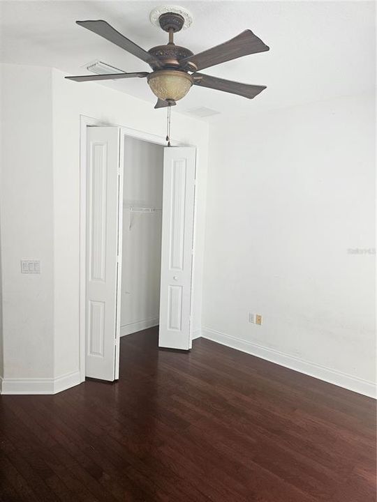 For Sale: $400,000 (3 beds, 3 baths, 2801 Square Feet)