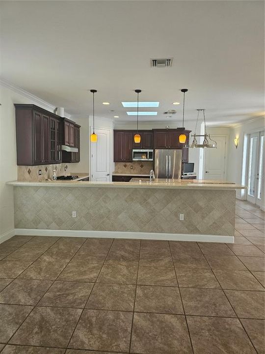 For Sale: $400,000 (3 beds, 3 baths, 2801 Square Feet)