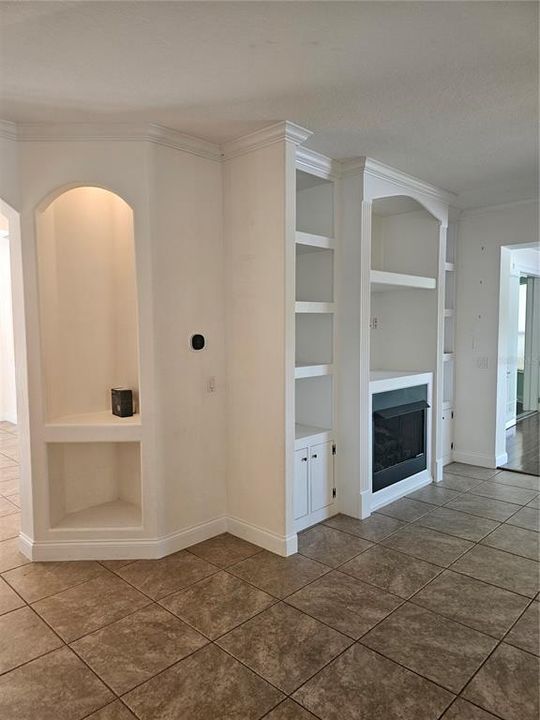 For Sale: $400,000 (3 beds, 3 baths, 2801 Square Feet)