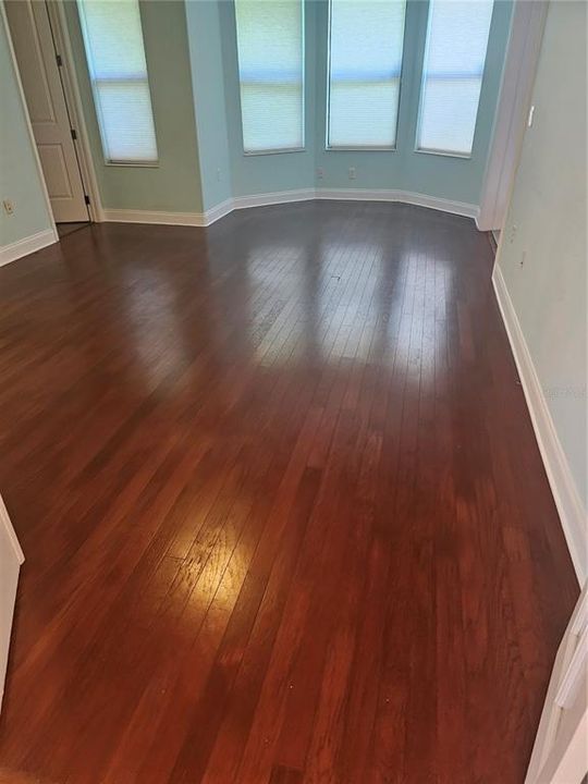 For Sale: $400,000 (3 beds, 3 baths, 2801 Square Feet)