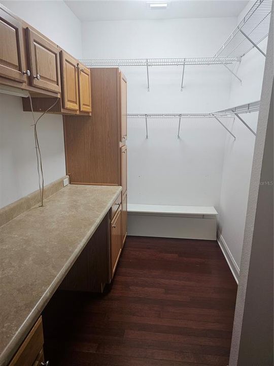 For Sale: $400,000 (3 beds, 3 baths, 2801 Square Feet)