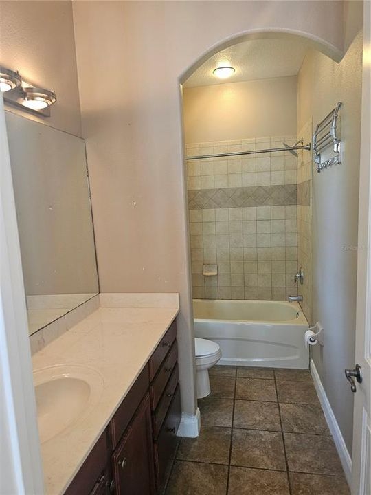 For Sale: $400,000 (3 beds, 3 baths, 2801 Square Feet)
