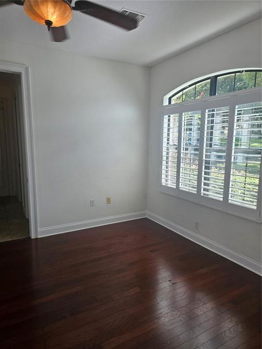 For Sale: $400,000 (3 beds, 3 baths, 2801 Square Feet)