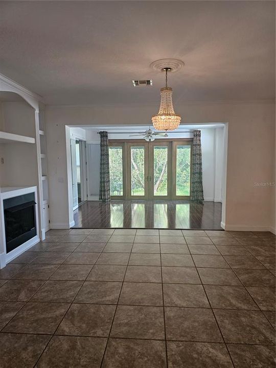 For Sale: $400,000 (3 beds, 3 baths, 2801 Square Feet)