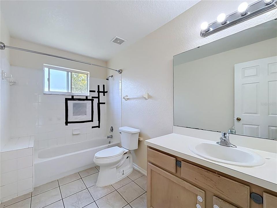 For Sale: $175,000 (3 beds, 2 baths, 1251 Square Feet)