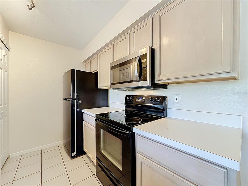 For Sale: $175,000 (3 beds, 2 baths, 1251 Square Feet)