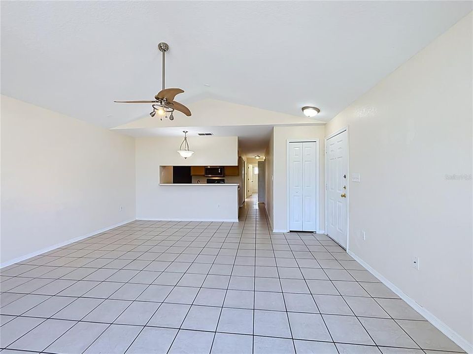 For Sale: $175,000 (3 beds, 2 baths, 1251 Square Feet)
