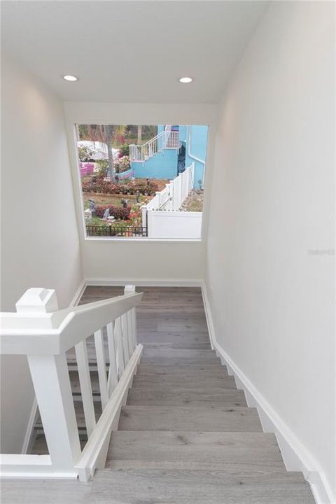 En Venta: $1,200,000 (5 camas, 3 baños, 2431 Pies cuadrados)