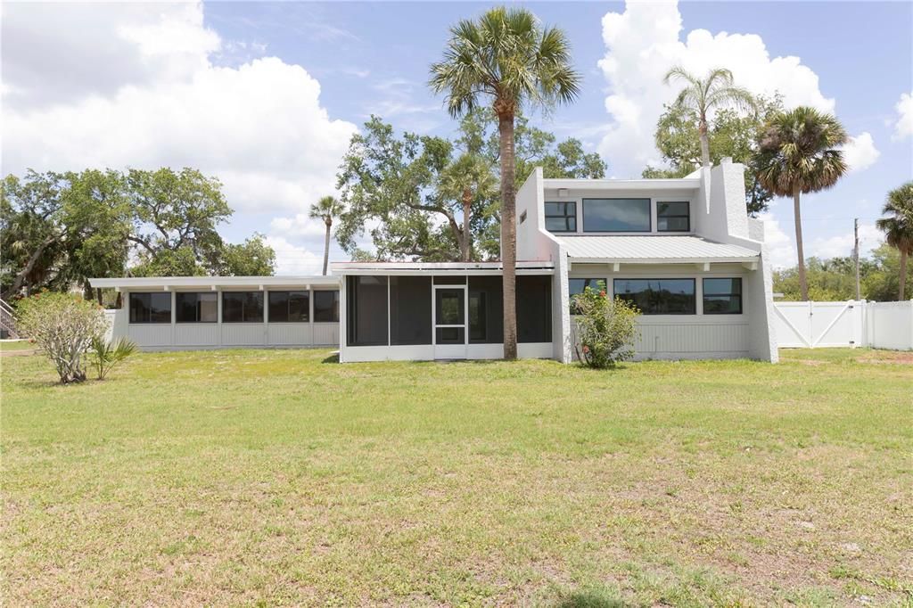 En Venta: $1,200,000 (5 camas, 3 baños, 2431 Pies cuadrados)