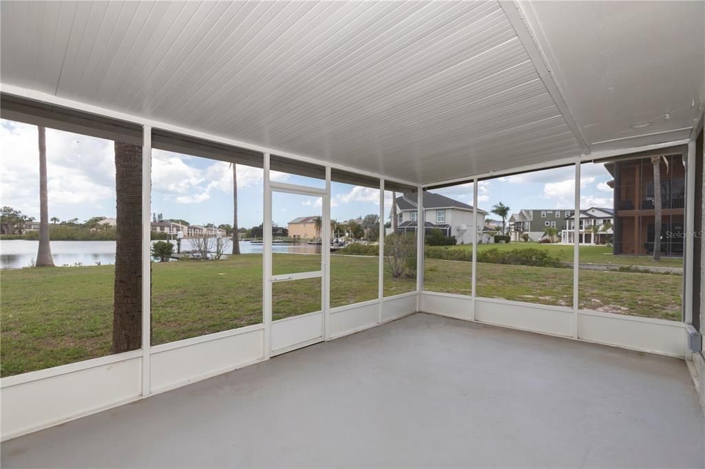 En Venta: $1,200,000 (5 camas, 3 baños, 2431 Pies cuadrados)