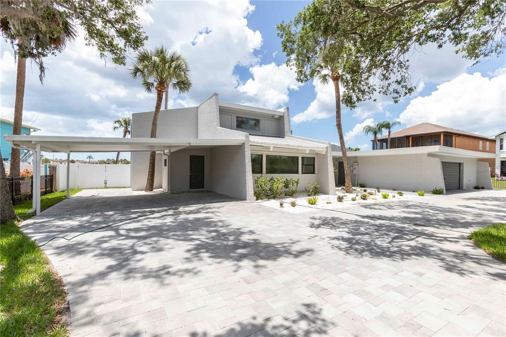 En Venta: $1,200,000 (5 camas, 3 baños, 2431 Pies cuadrados)