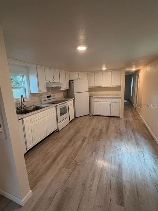 В аренду: $1,450 (1 спален, 1 ванн, 900 Квадратных фут)