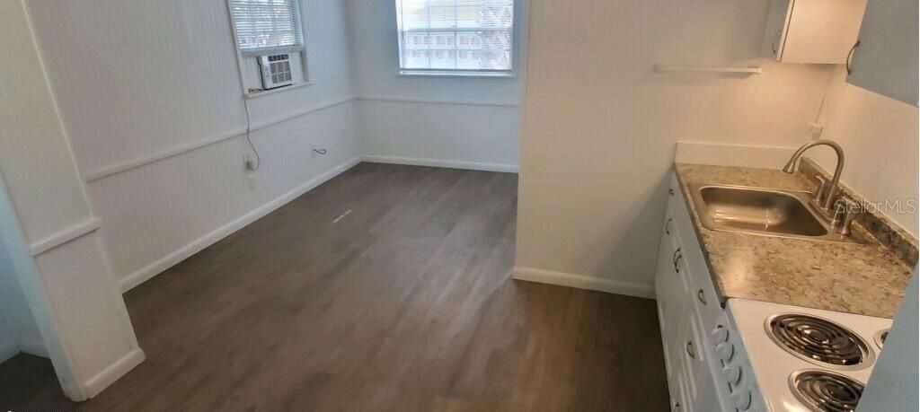 For Rent: $1,075 (0 beds, 1 baths, 285 Square Feet)
