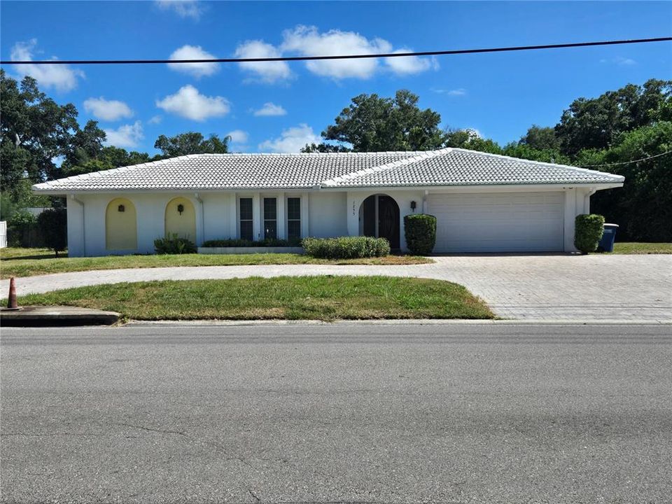 En Venta: $480,000 (4 camas, 3 baños, 1924 Pies cuadrados)