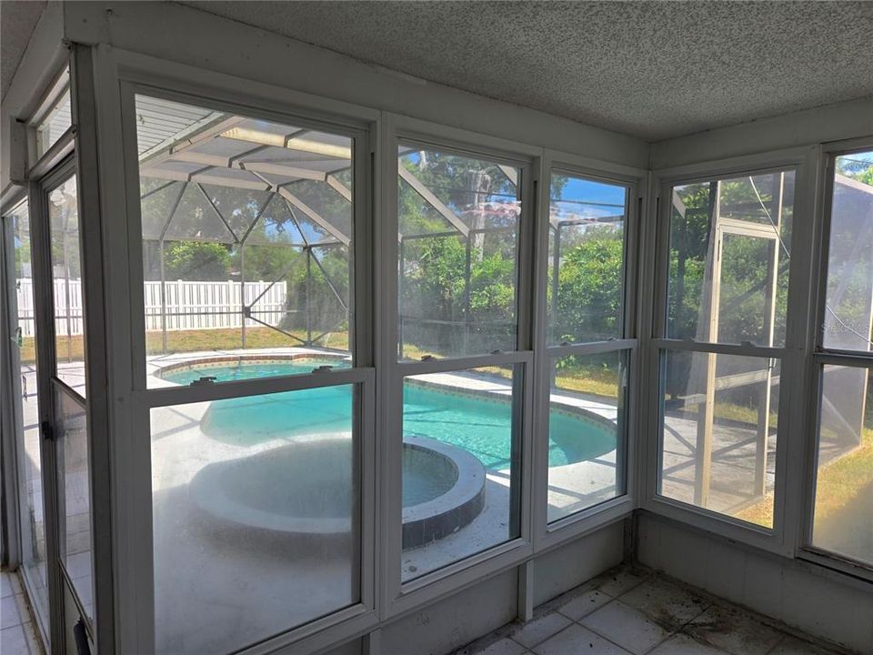En Venta: $480,000 (4 camas, 3 baños, 1924 Pies cuadrados)