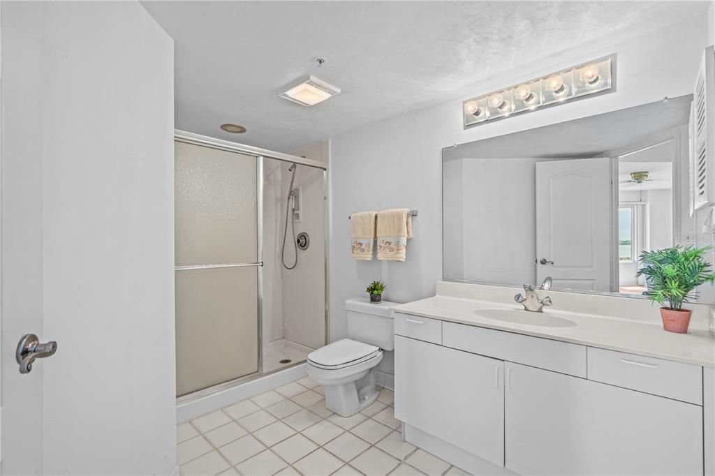 For Sale: $350,000 (3 beds, 3 baths, 1715 Square Feet)