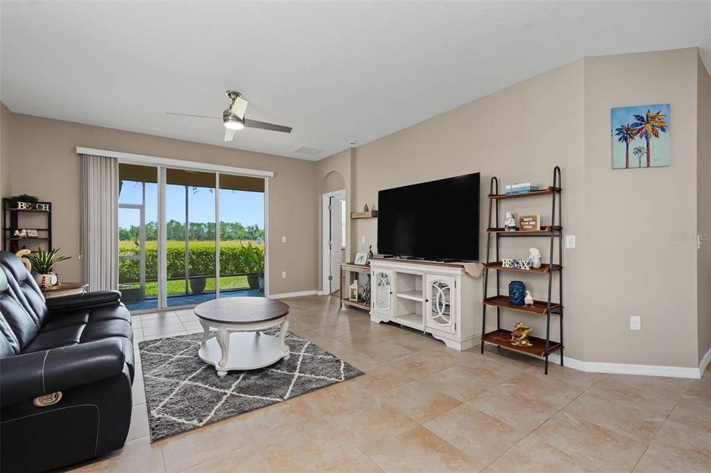 For Sale: $315,000 (3 beds, 2 baths, 1557 Square Feet)