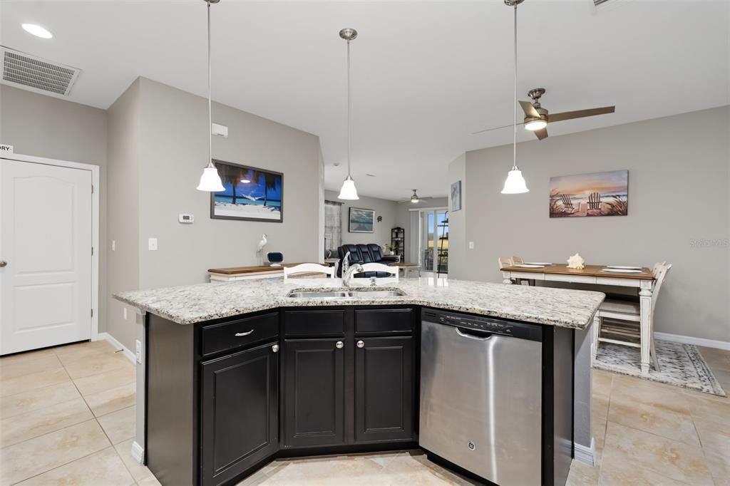 For Sale: $315,000 (3 beds, 2 baths, 1557 Square Feet)