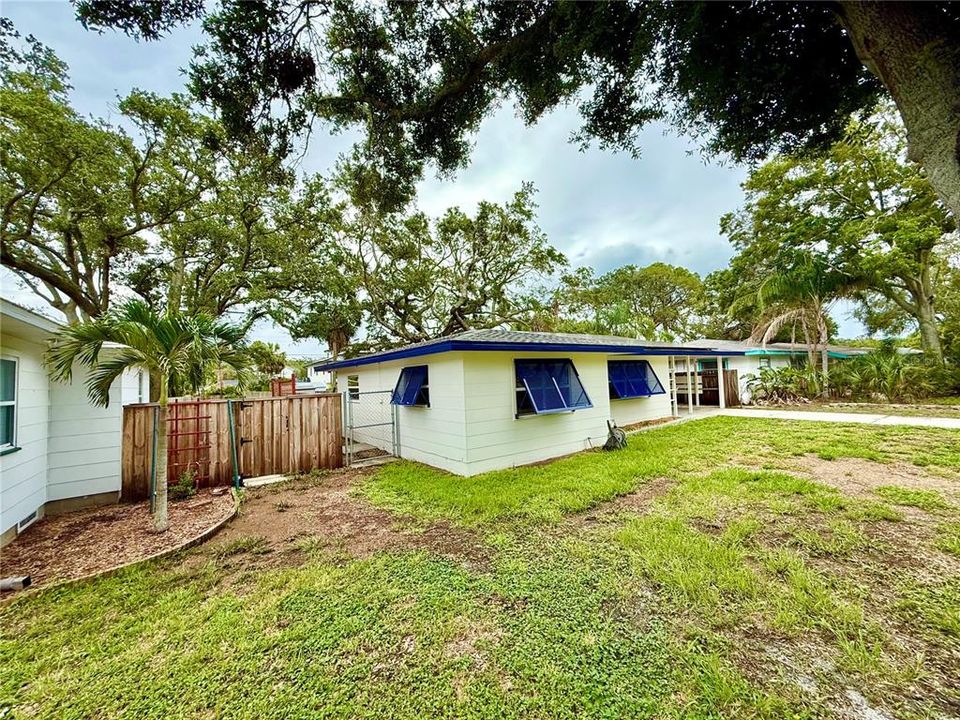 For Sale: $434,900 (3 beds, 1 baths, 1129 Square Feet)